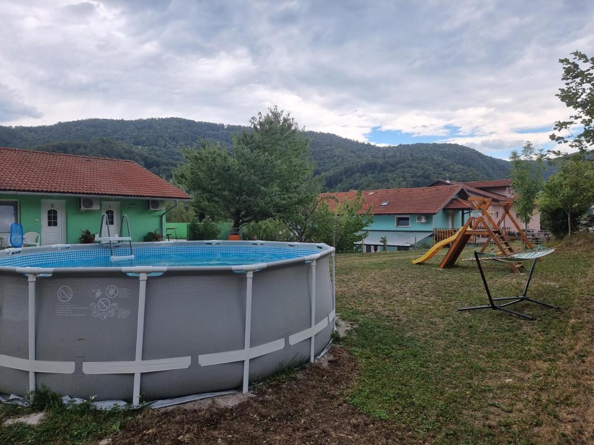 Apartma Patricija - Big Apartment For 6 Tolmin Bagian luar foto