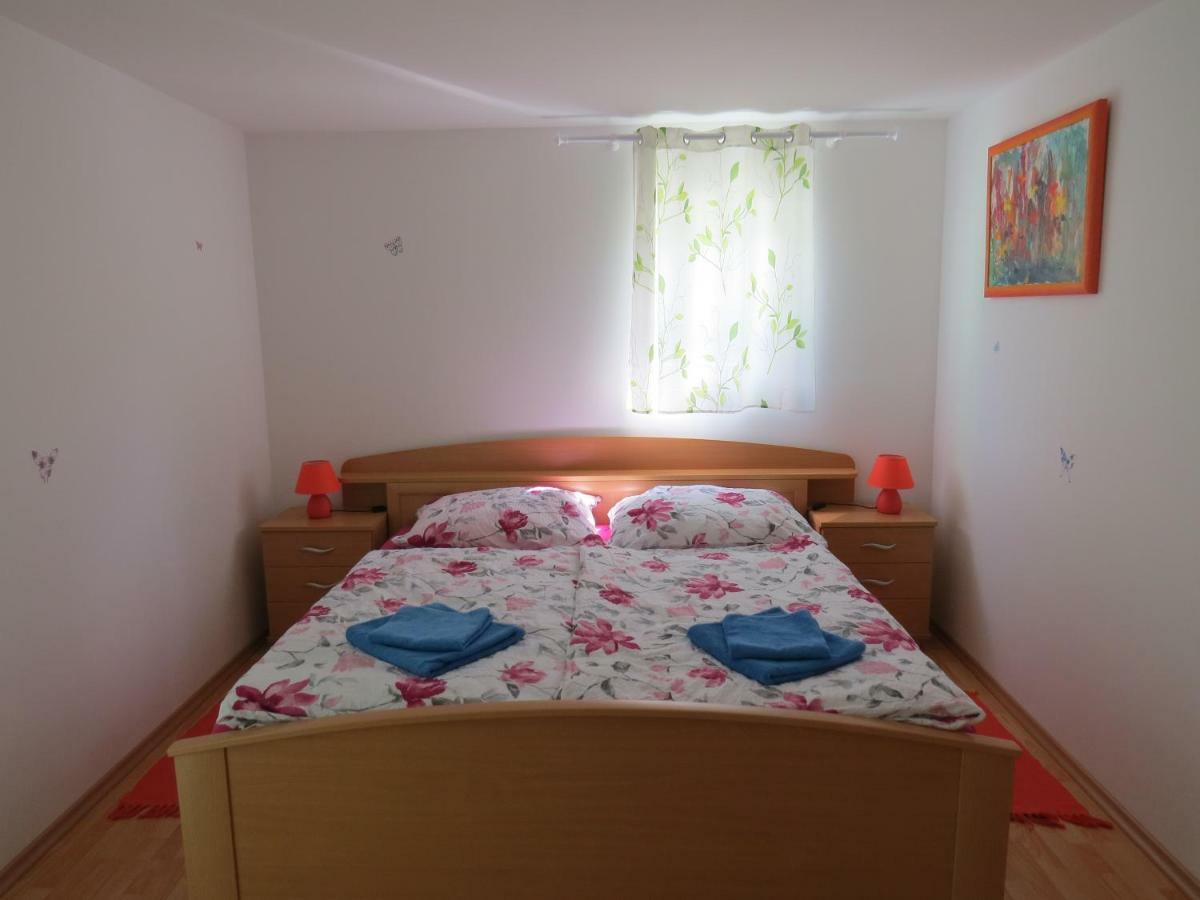 Apartma Patricija - Big Apartment For 6 Tolmin Bagian luar foto